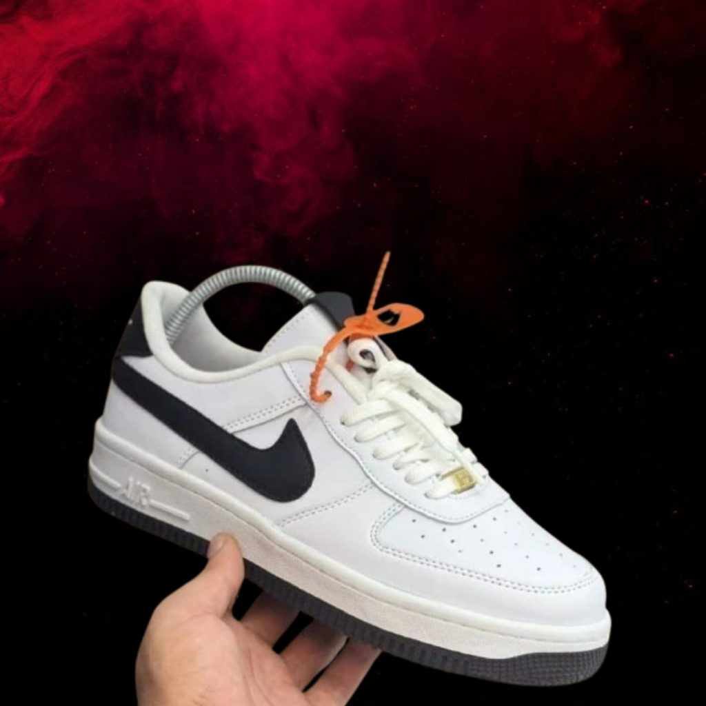 NIKE AIR SNEAKER