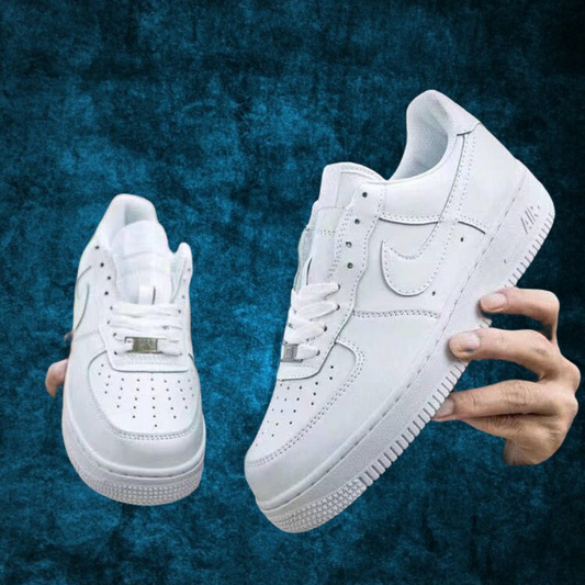 NIKE AIR WHITE SNEAKER